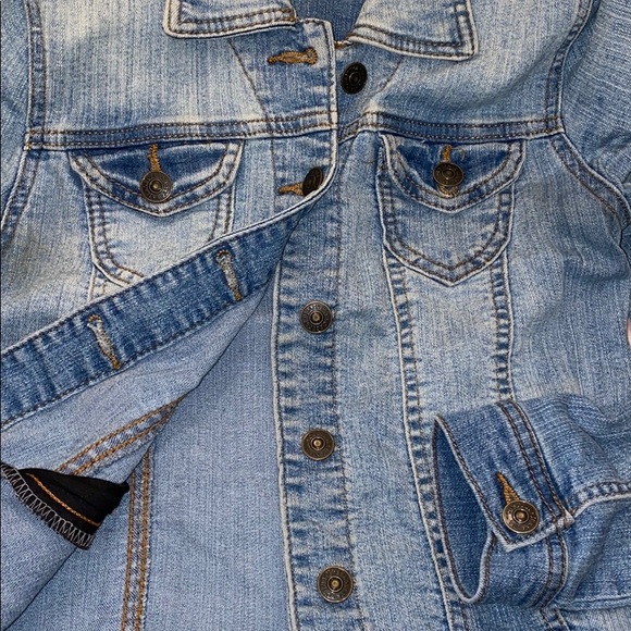 Jean jacket (short) - Picture 3 of 4